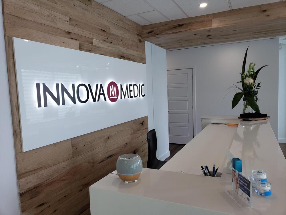 innova medic - enseigne intérieure lettres channels